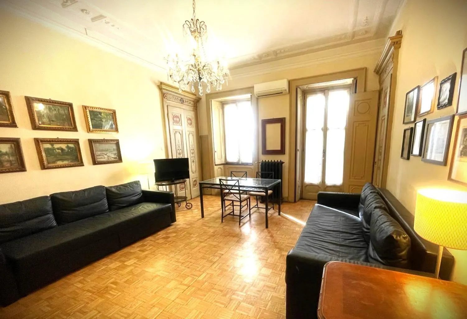 Dhomes Apartments And Rooms - Galleria Gold, Balcony Milan