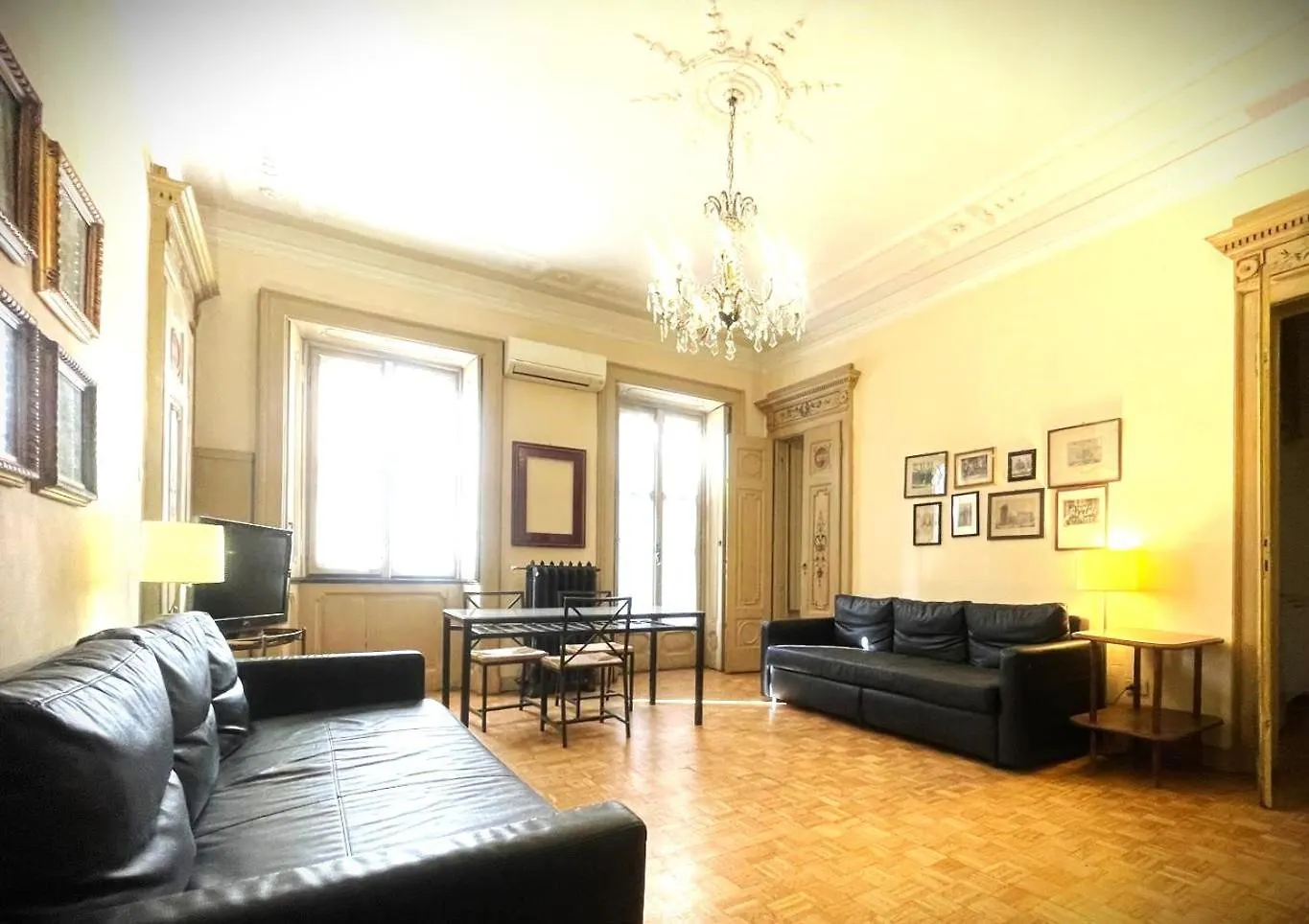 Dhomes Apartments And Rooms - Galleria Gold, Balcony Milan 0*,  Italy