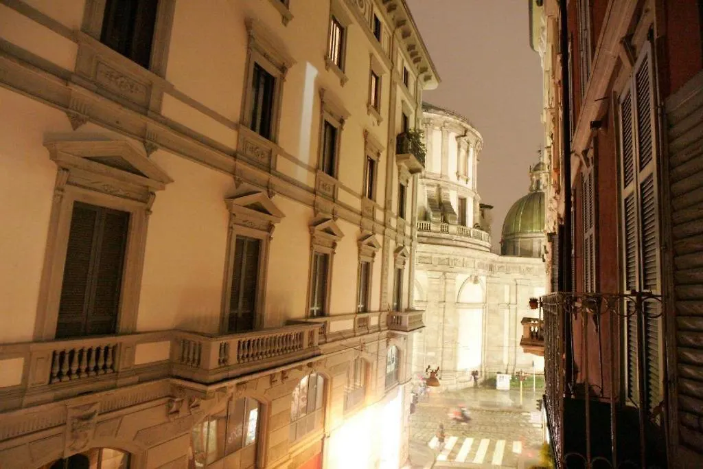 Dhomes Apartments And Rooms - Galleria Gold, Balcony Milan